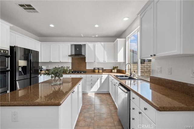 29052 Madrid Place, Castaic, CA 91384 — photo 19 of 62