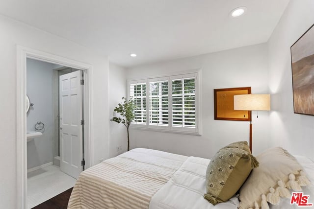 15938 Valley Vista Boulevard, Encino, CA 91436 — photo 30 of 51