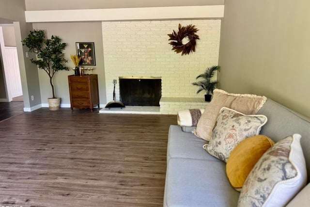 3911 El Lado Drive, Glendale, CA 91214 — photo 3 of 27