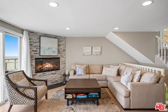 305 Ocean Drive, Oxnard, CA 93035 — photo 6 of 20