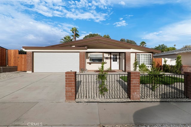 27976 Foxlane, Canyon Country, CA 91351 — photo 7 of 35