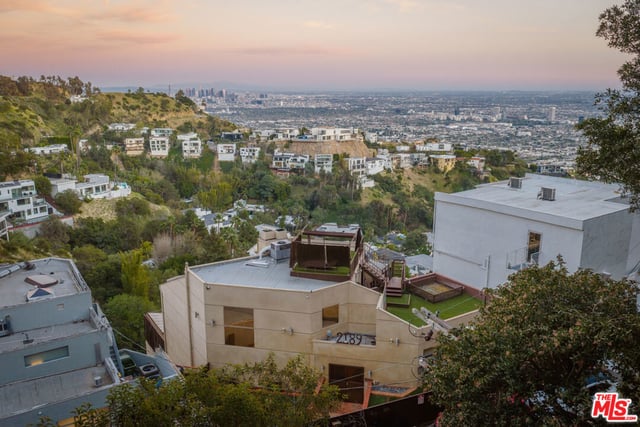 2189 Sunset Plaza Drive, Los Angeles, CA 90069 — photo 11 of 75