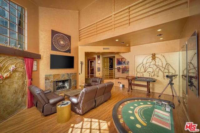 2189 Sunset Plaza Drive, Los Angeles, CA 90069 — photo 14 of 75