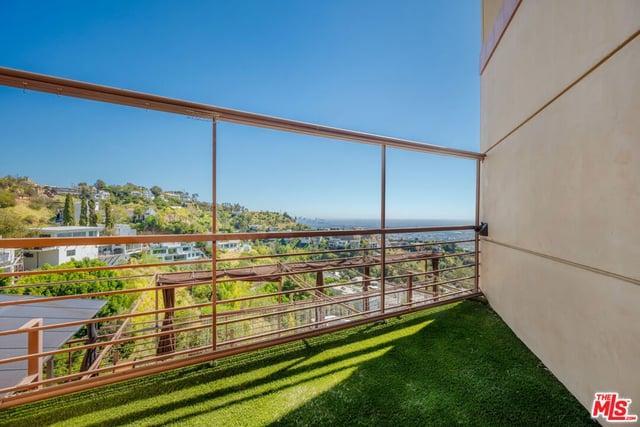 2189 Sunset Plaza Drive, Los Angeles, CA 90069 — photo 22 of 75