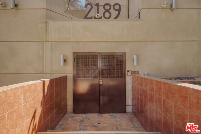 2189 Sunset Plaza Drive, Los Angeles, CA 90069 — photo 25 of 75