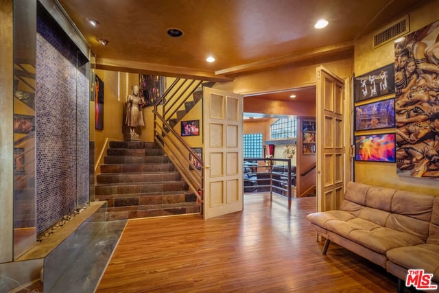 2189 Sunset Plaza Drive, Los Angeles, CA 90069 — photo 34 of 75