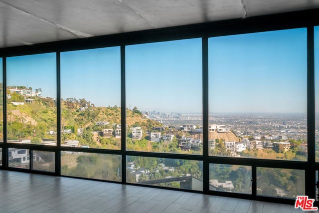 2189 Sunset Plaza Drive, Los Angeles, CA 90069 — photo 43 of 75