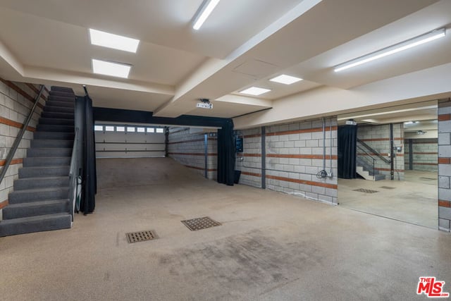 2311 Ocean Front Walk, Venice, CA 90291 — photo 34 of 42