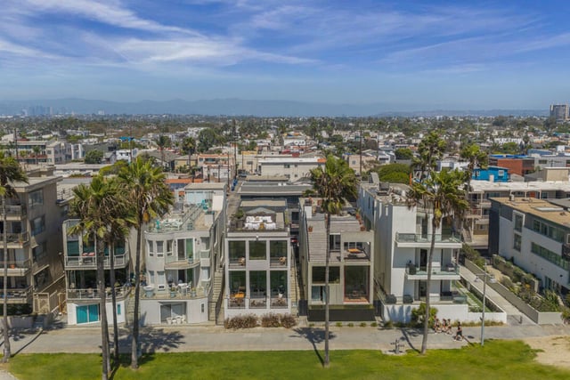 2311 Ocean Front Walk, Venice, CA 90291 — photo 37 of 42