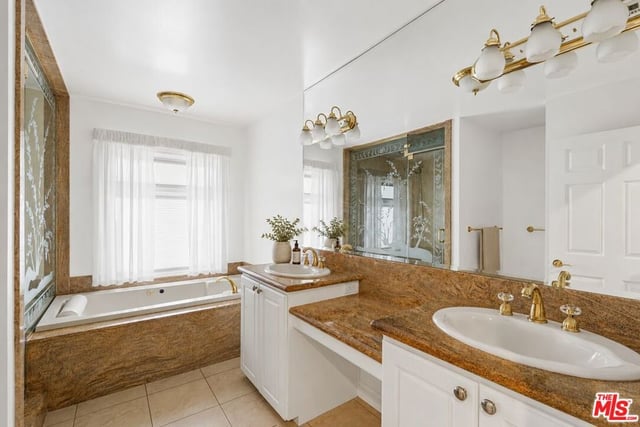 6222 Flores Avenue, Los Angeles, CA 90056 — photo 10 of 36