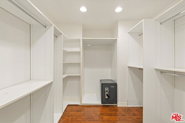 6222 Flores Avenue, Los Angeles, CA 90056 — photo 9 of 36