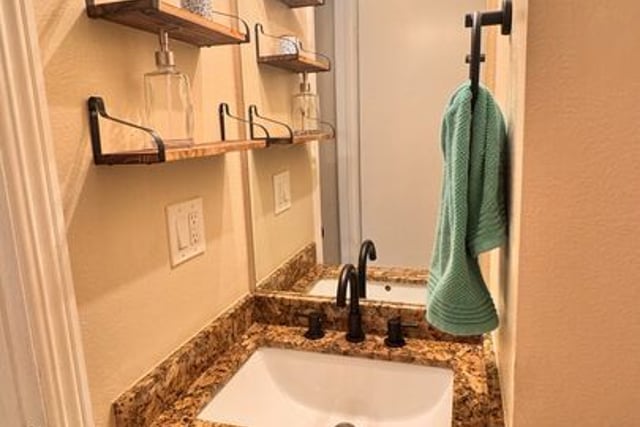 15554 Parthenia Street 8, Los Angeles, CA 91343 — photo 12 of 36