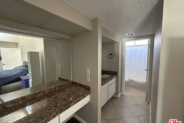 15554 Parthenia Street 8, Los Angeles, CA 91343 — photo 22 of 36