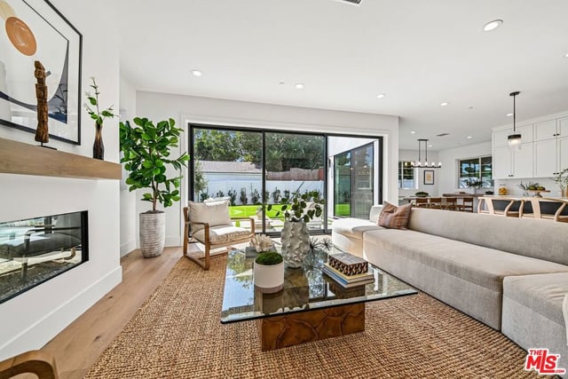 1531 Glencoe Avenue, Venice, CA 90291 — photo 12 of 33