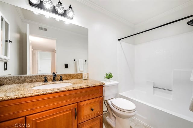 4000 W Victory Boulevard 204, Burbank, CA 91505 — photo 16 of 20