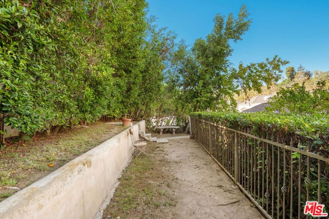 1035 Westholme Avenue, Los Angeles, CA 90024 — photo 48 of 53