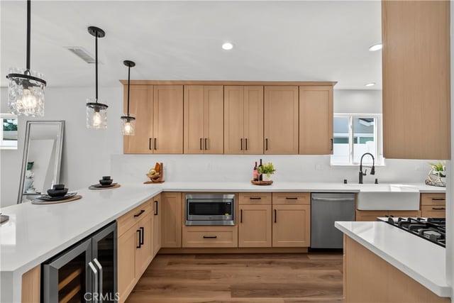 6916 Bianca, Lake Balboa, CA 91406 — photo 10 of 44