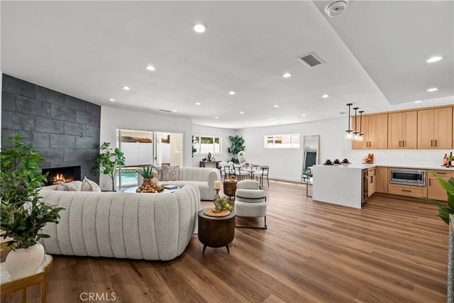 6916 Bianca, Lake Balboa, CA 91406 — photo 13 of 44