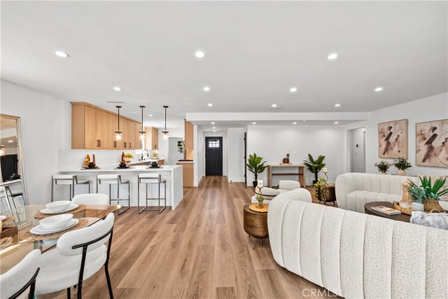 6916 Bianca, Lake Balboa, CA 91406 — photo 15 of 44