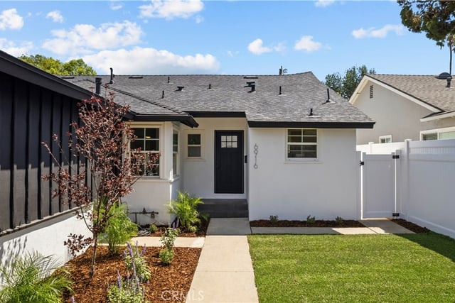 6916 Bianca, Lake Balboa, CA 91406 — photo 2 of 44
