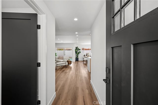 6916 Bianca, Lake Balboa, CA 91406 — photo 3 of 44