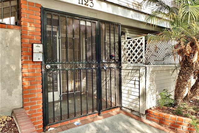 1123 Junipero Avenue 7, Long Beach, CA 90804 — photo 2 of 17