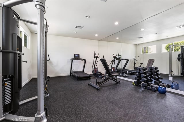 12720 Burbank Boulevard 205, Valley Village, CA 91607 — photo 23 of 28