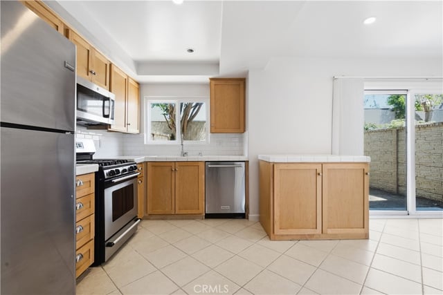 5664 Etiwanda, Tarzana, CA 91356 — photo 10 of 37