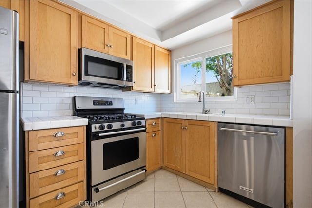 5664 Etiwanda, Tarzana, CA 91356 — photo 15 of 37