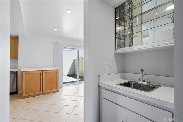 5664 Etiwanda, Tarzana, CA 91356 — photo 9 of 37