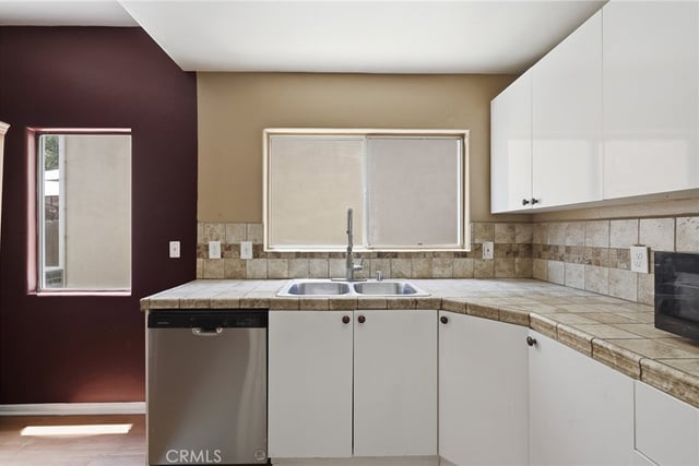 9300 Burnet Avenue 122, North Hills, CA 91343 — photo 18 of 38