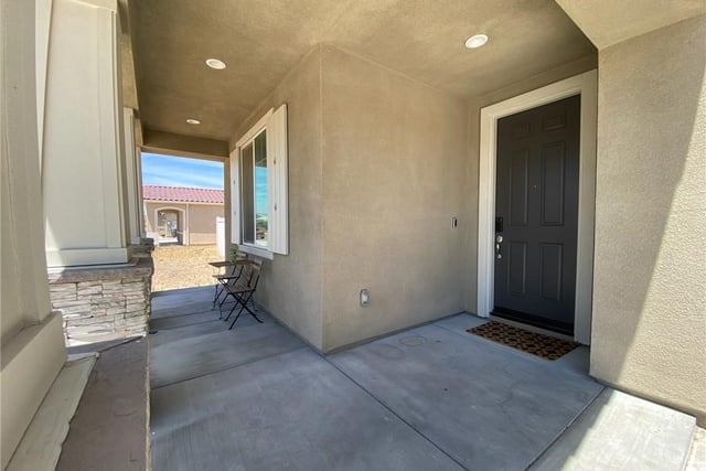 6131 W J9, Lancaster, CA 93536 — photo 4 of 33