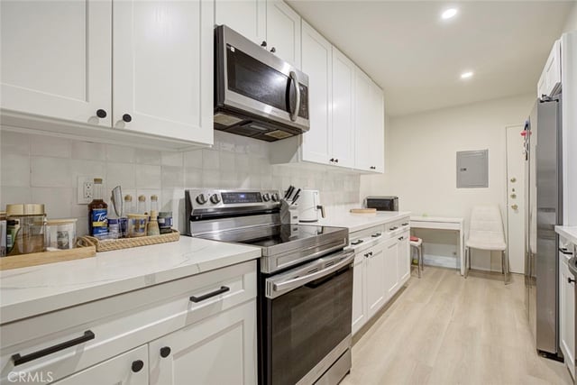 5411 Tyrone Avenue 203, Sherman Oaks, CA 91401 — photo 12 of 49