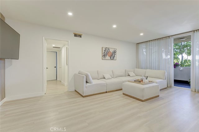 5411 Tyrone Avenue 203, Sherman Oaks, CA 91401 — photo 4 of 49