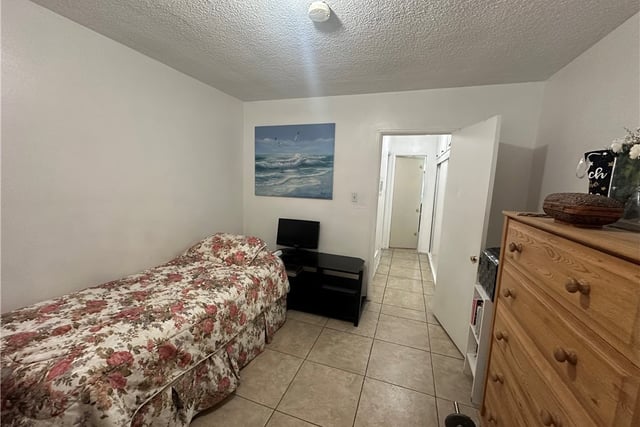 8500 Sunland, Los Angeles, CA 91352 — photo 6 of 9
