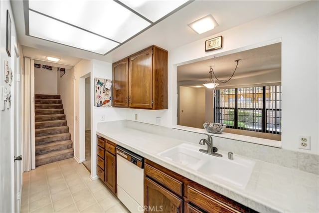 1543 W Avenue L 1, Lancaster, CA 93534 — photo 11 of 47