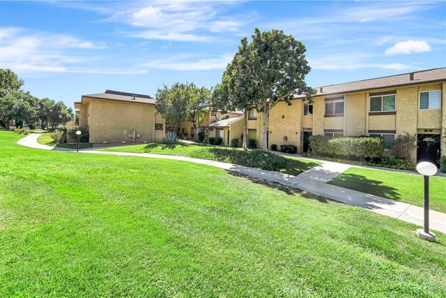 1543 W Avenue L 1, Lancaster, CA 93534 — photo 39 of 47