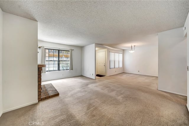 1543 W Avenue L 1, Lancaster, CA 93534 — photo 4 of 47