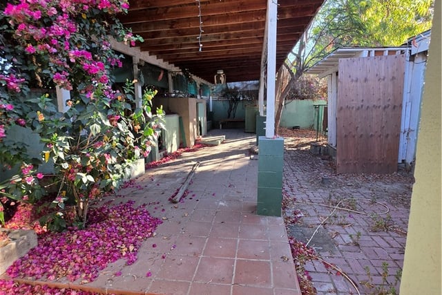 5925 Whitnall Highway, Los Angeles, CA 91601 — photo 32 of 38