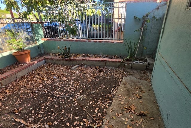 5925 Whitnall Highway, Los Angeles, CA 91601 — photo 4 of 38