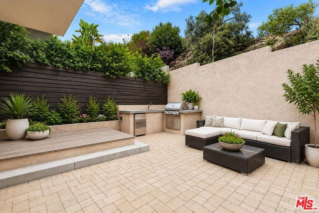 6749 Gill Way, Los Angeles, CA 90068 — photo 10 of 26