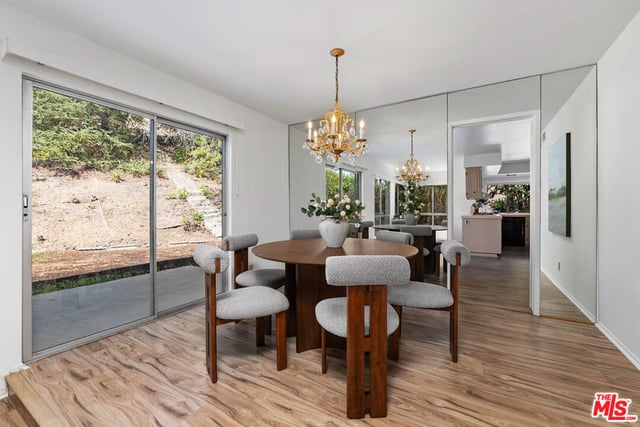 2537 Cordelia Road, Los Angeles, CA 90049 — photo 10 of 35