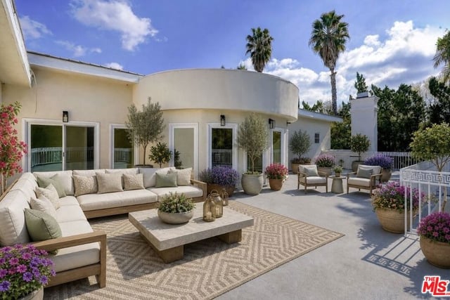5545 Aura Avenue, Tarzana, CA 91356 — photo 20 of 42