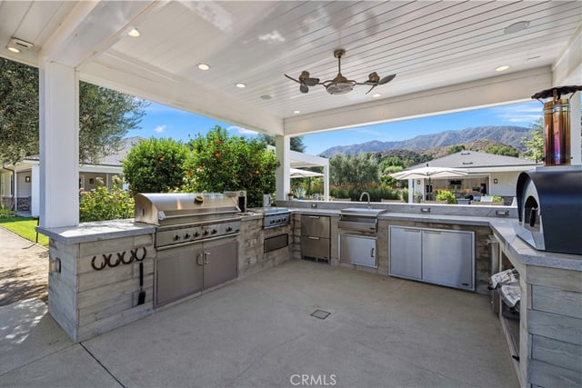 26185 Ravenhill Road, Canyon Country, CA 91387 — photo 30 of 47