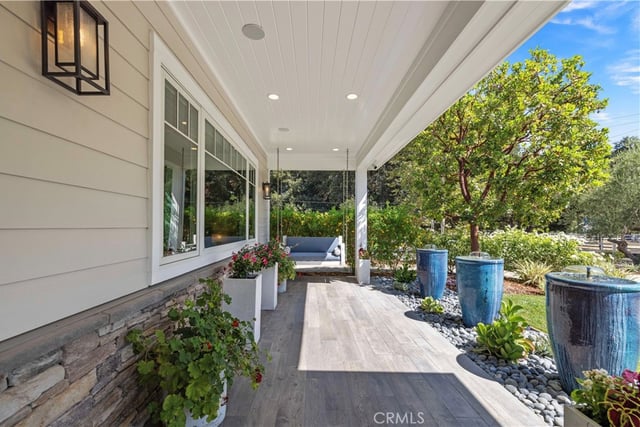 26185 Ravenhill Road, Canyon Country, CA 91387 — photo 35 of 47