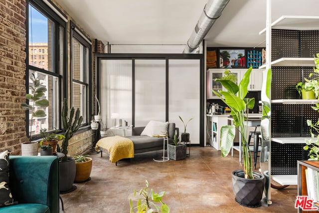 215 W 7th Street 407, Los Angeles, CA 90014 — photo 4 of 36