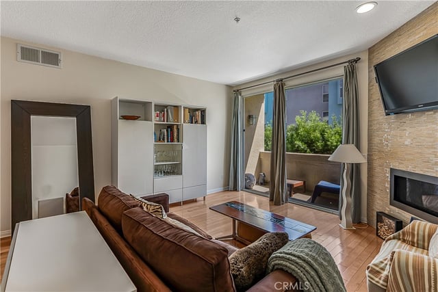 16940 Chatsworth Street 211, Granada Hills, CA 91344 — photo 2 of 25