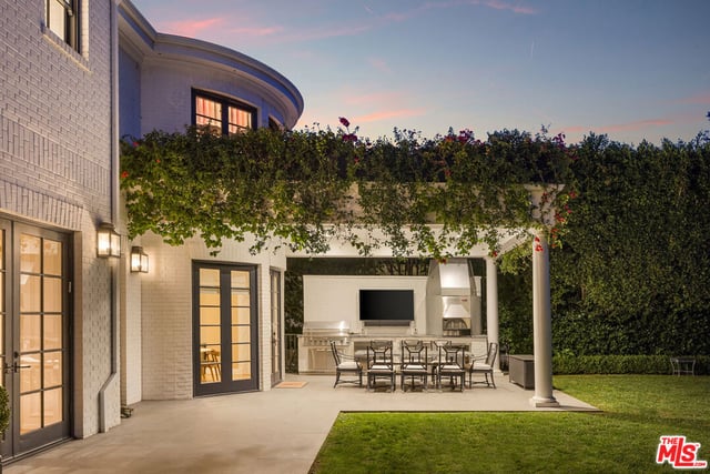 9135 Hazen Drive, Beverly Hills, CA 90210 — photo 26 of 30