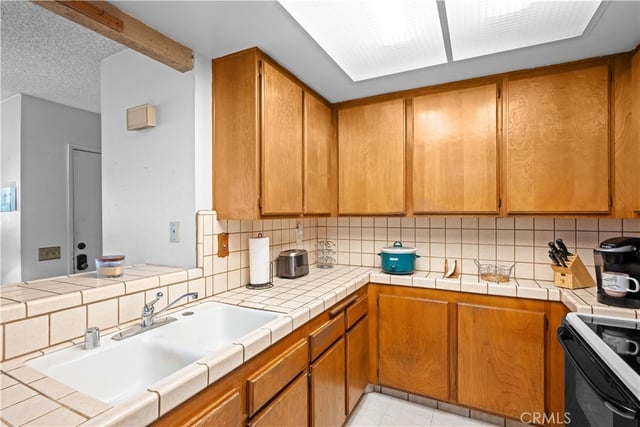 23 Country Mile Road, Pomona, CA 91766 — photo 7 of 36