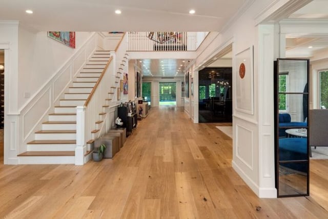15272 Valley Vista Boulevard, Sherman Oaks, CA 91403 — photo 3 of 32
